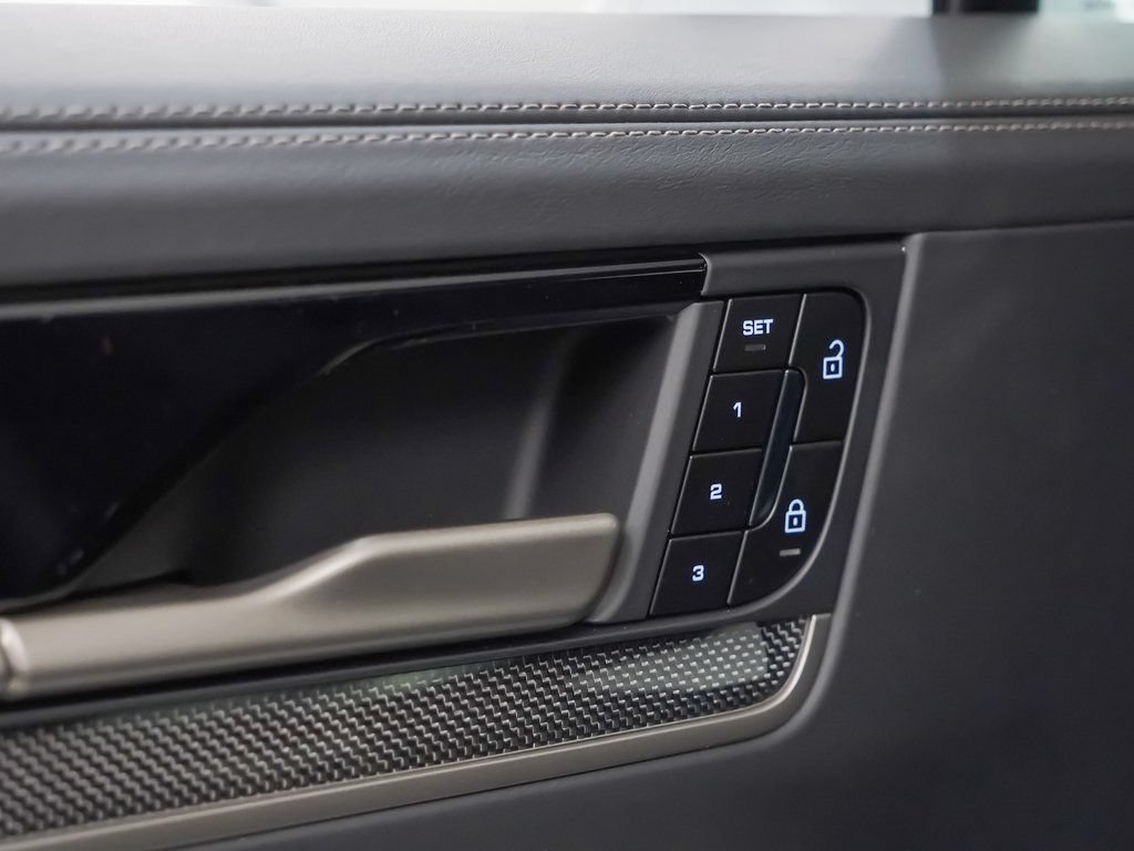 New 2026 Porsche Cayenne Turbo AWD/4WD image 22