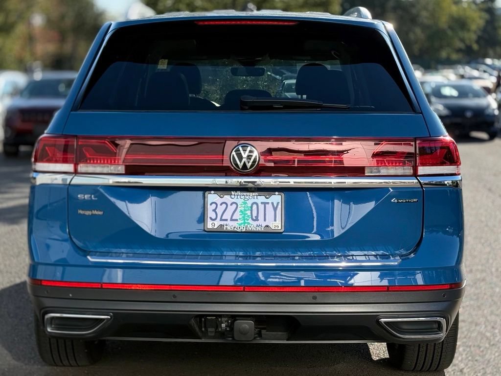 Used 2025 Volkswagen Atlas SEL AWD/4WD image 4