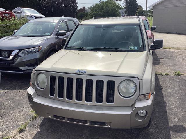 Used 2010 Jeep Patriot Latitude AWD/4WD image 2