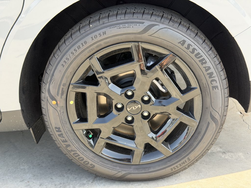New 2026 Kia Carnival SX w/ SX Dark Edition Package FWD image 12