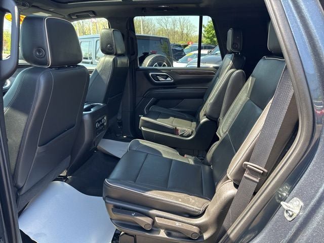 Used 2021 Chevrolet Tahoe Premier w/ Premium Package AWD/4WD image 19