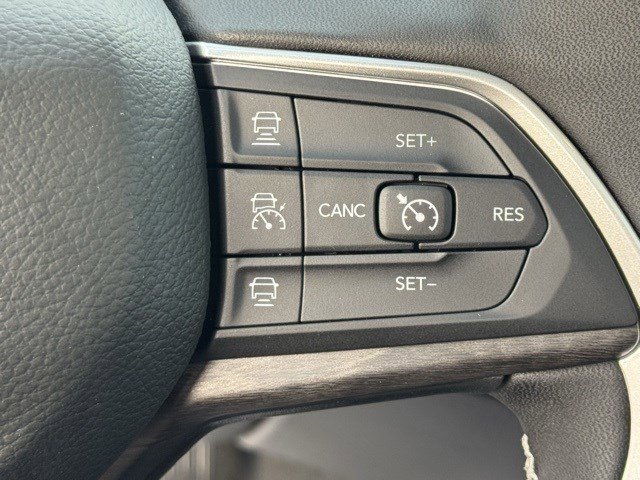 New 2025 Jeep Grand Cherokee L Limited w/ Trailer Tow Package image 18