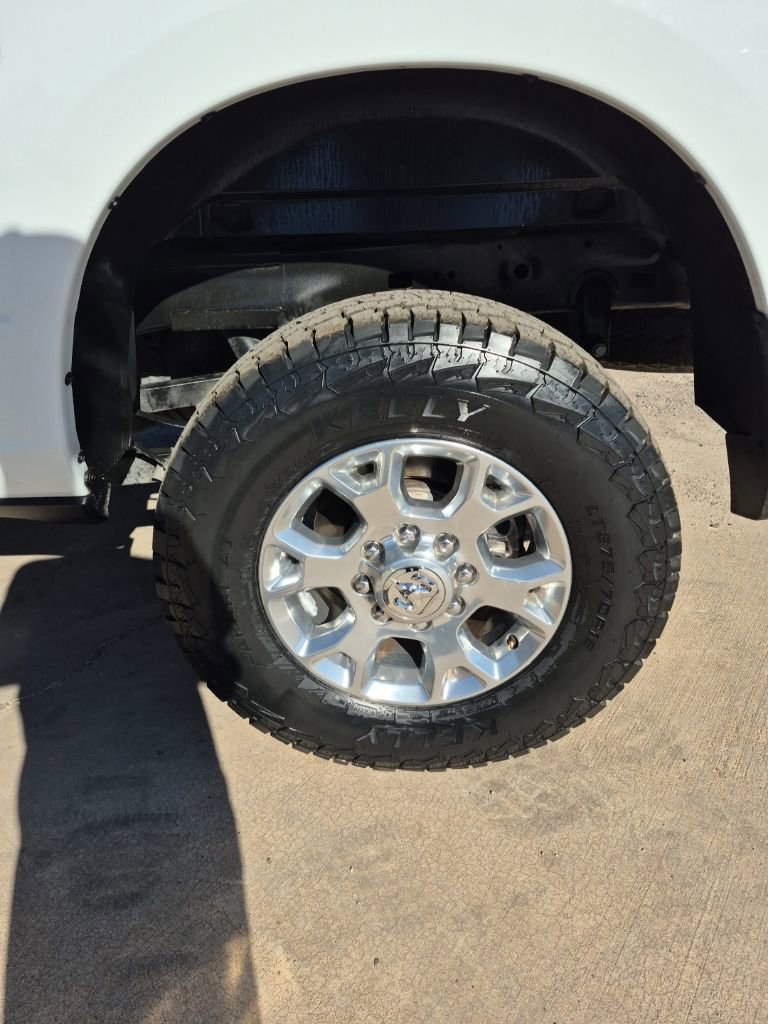 Used 2023 RAM 2500 Laramie AWD/4WD image 9