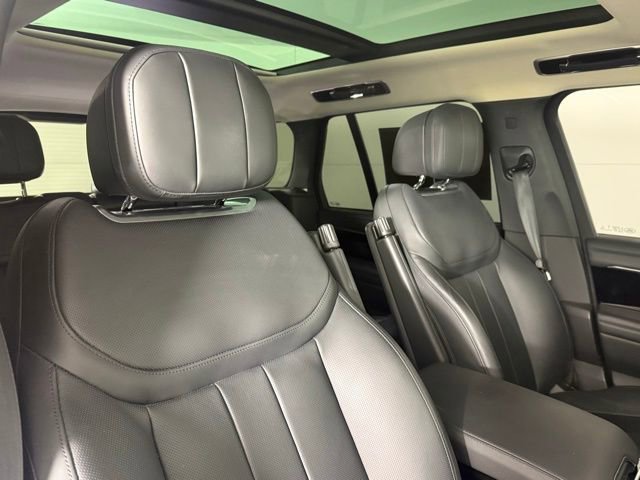 Used 2024 Land Rover Range Rover SE image 32