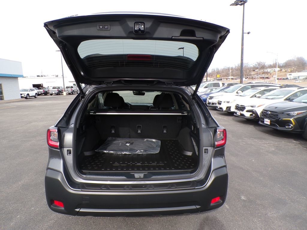 Used 2025 Subaru Outback Premium w/ Popular Package #1A image 8