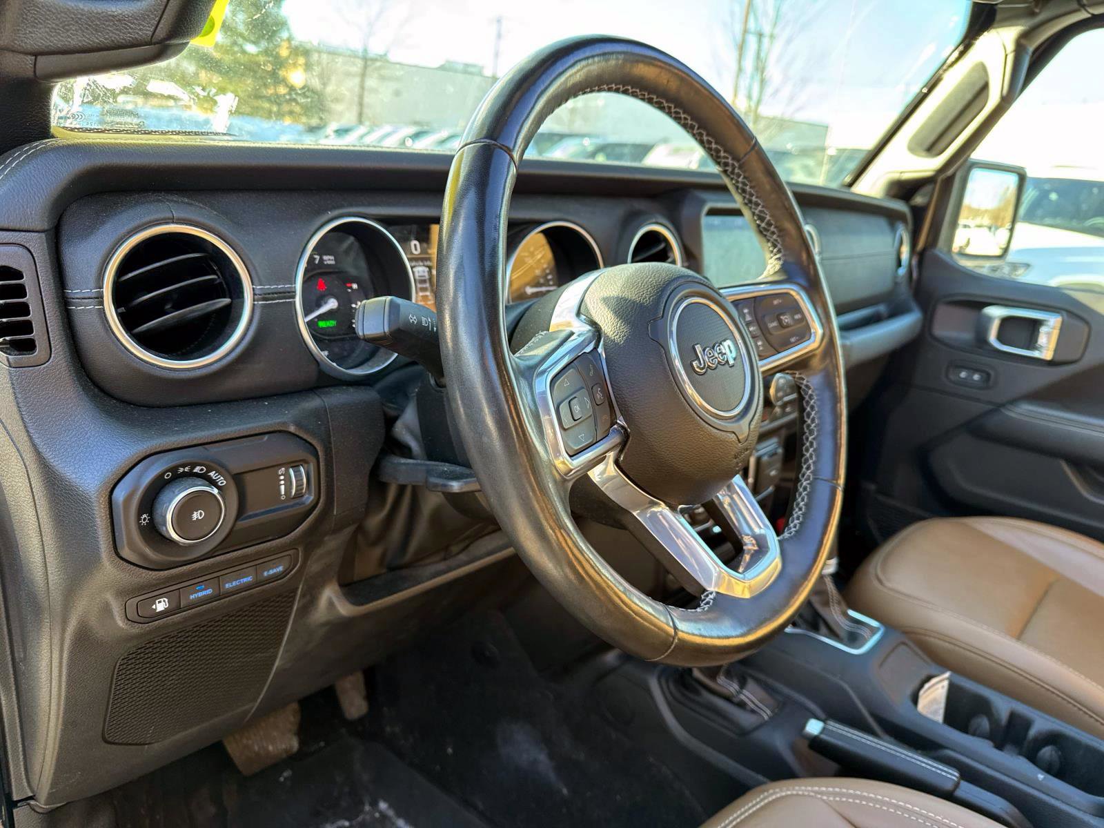 Used 2023 Jeep Wrangler Unlimited Sahara w/ Cold Weather Group image 11