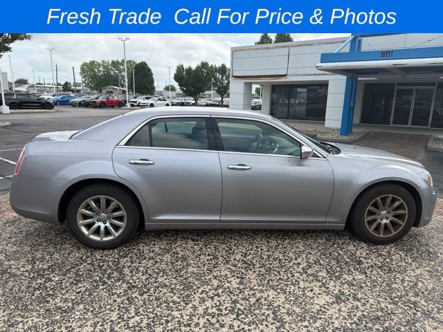 Used 2014 Chrysler 300 C RWD image 6