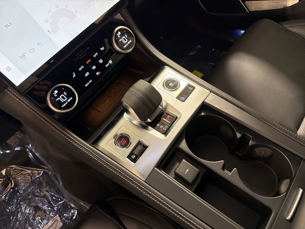 New 2026 Jaguar F-PACE R-Dynamic S AWD/4WD image 17