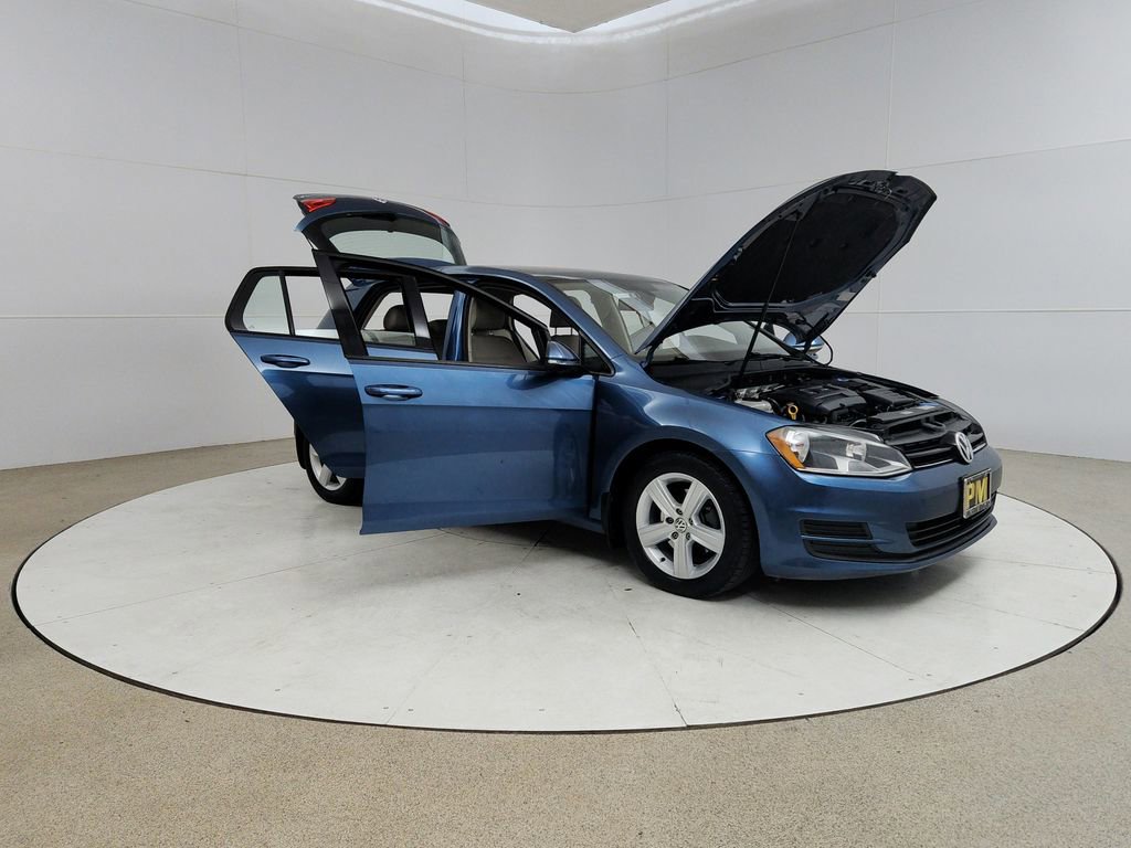 Used 2017 Volkswagen Golf Wolfsburg Edition FWD image 9