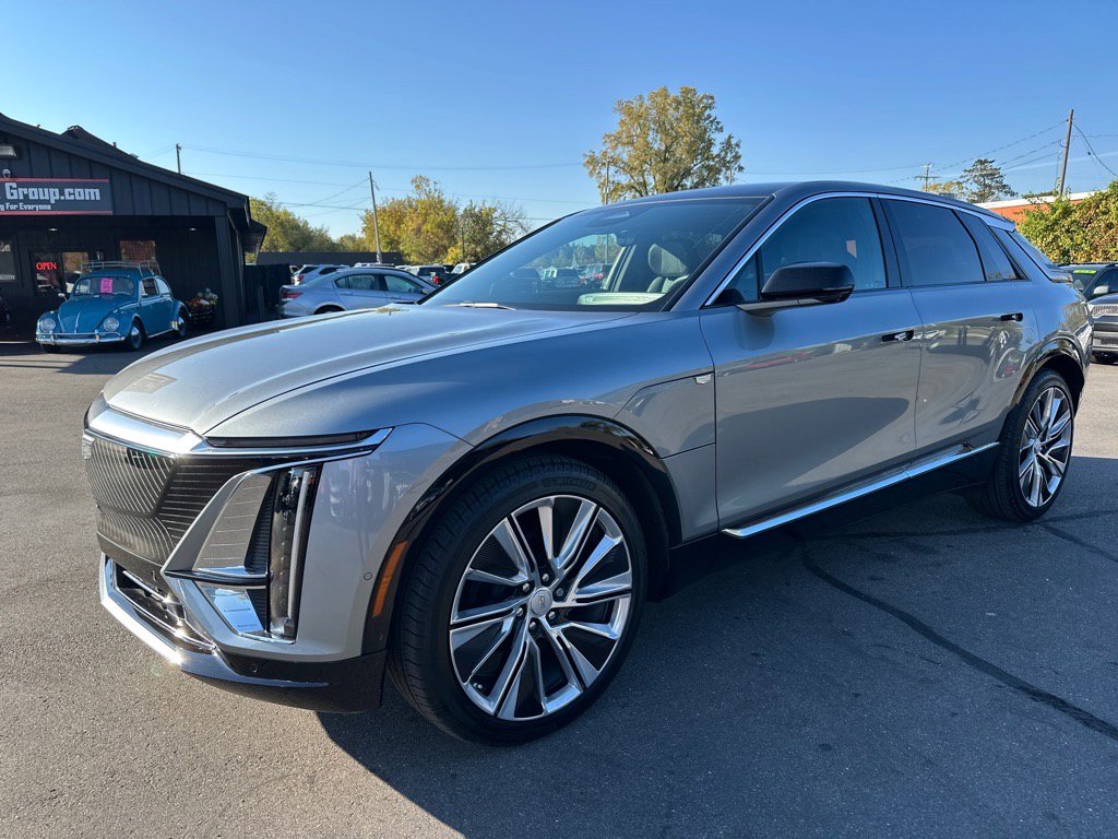 Used 2024 Cadillac Lyriq Luxury image 6