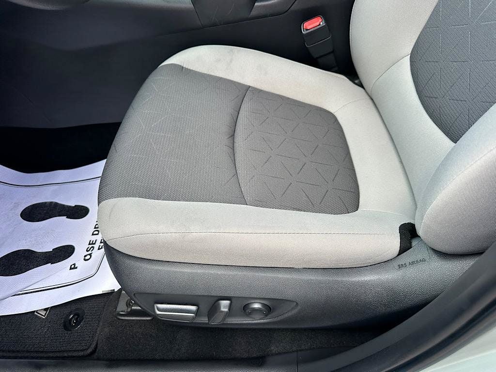 Certified 2023 Toyota RAV4 XLE w/ Convenience Package FWD image 13