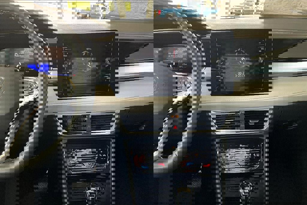 New 2025 Volkswagen Taos SE image 5