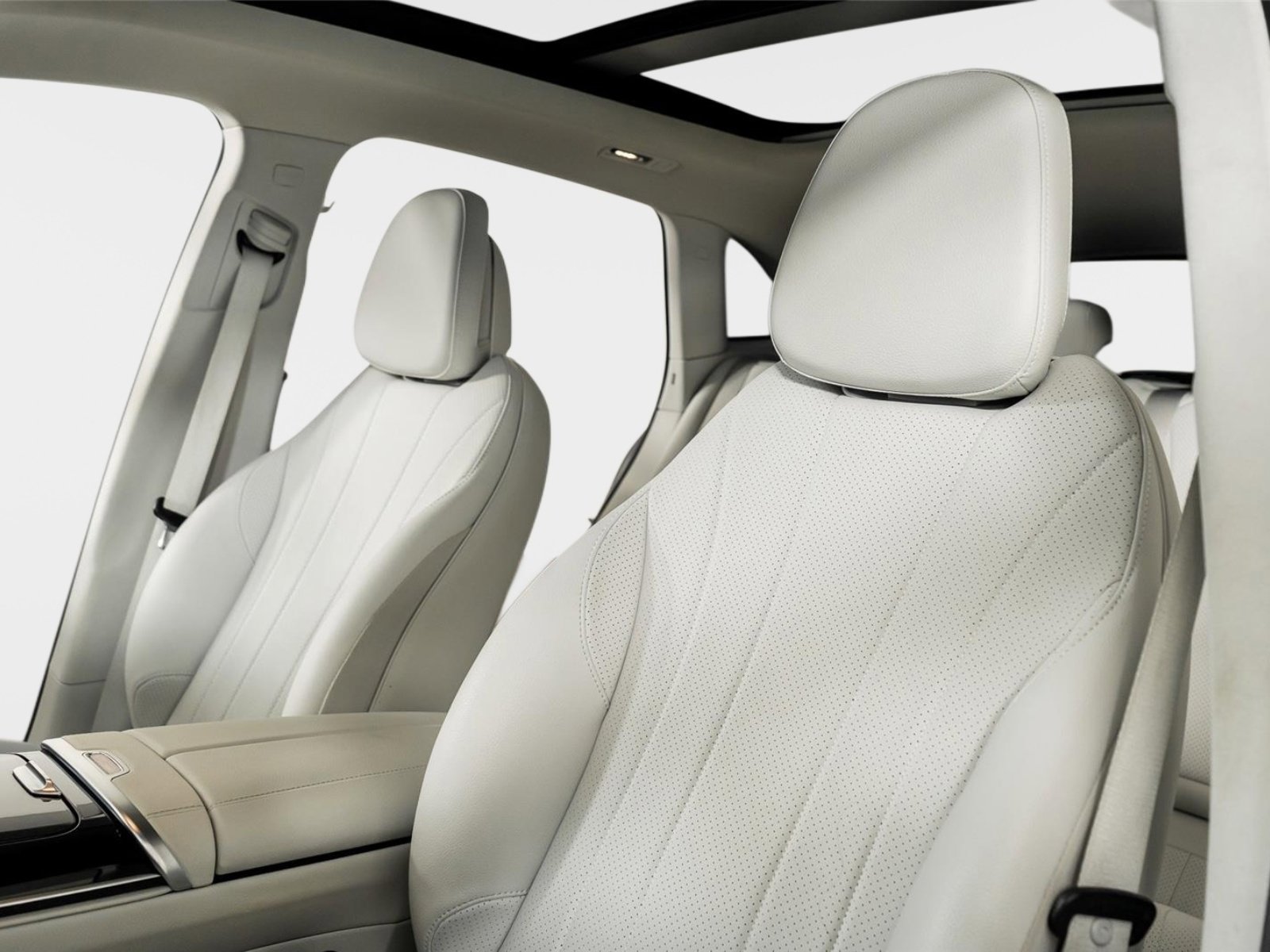 Used 2023 Mercedes-Benz EQE 350+ 4MATIC SUV image 3