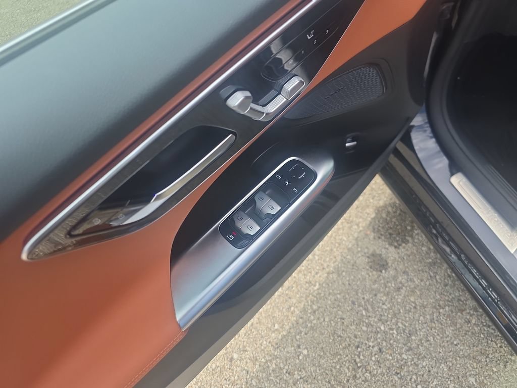 New 2026 Mercedes-Benz C 300 4MATIC Sedan image 11