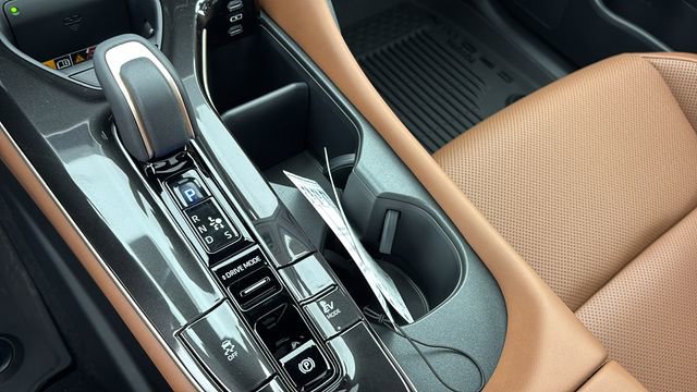 New 2025 Toyota Crown Signia Limited w/ Advanced Technology Package image 25