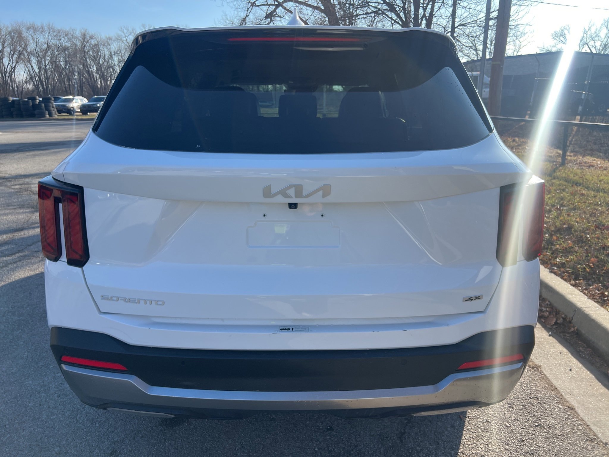 Used 2024 Kia Sorento S image 6