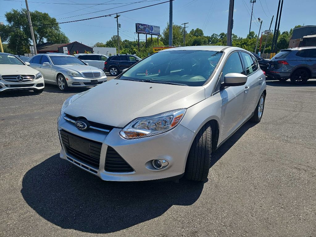 Used 2012 Ford Focus SE image 2