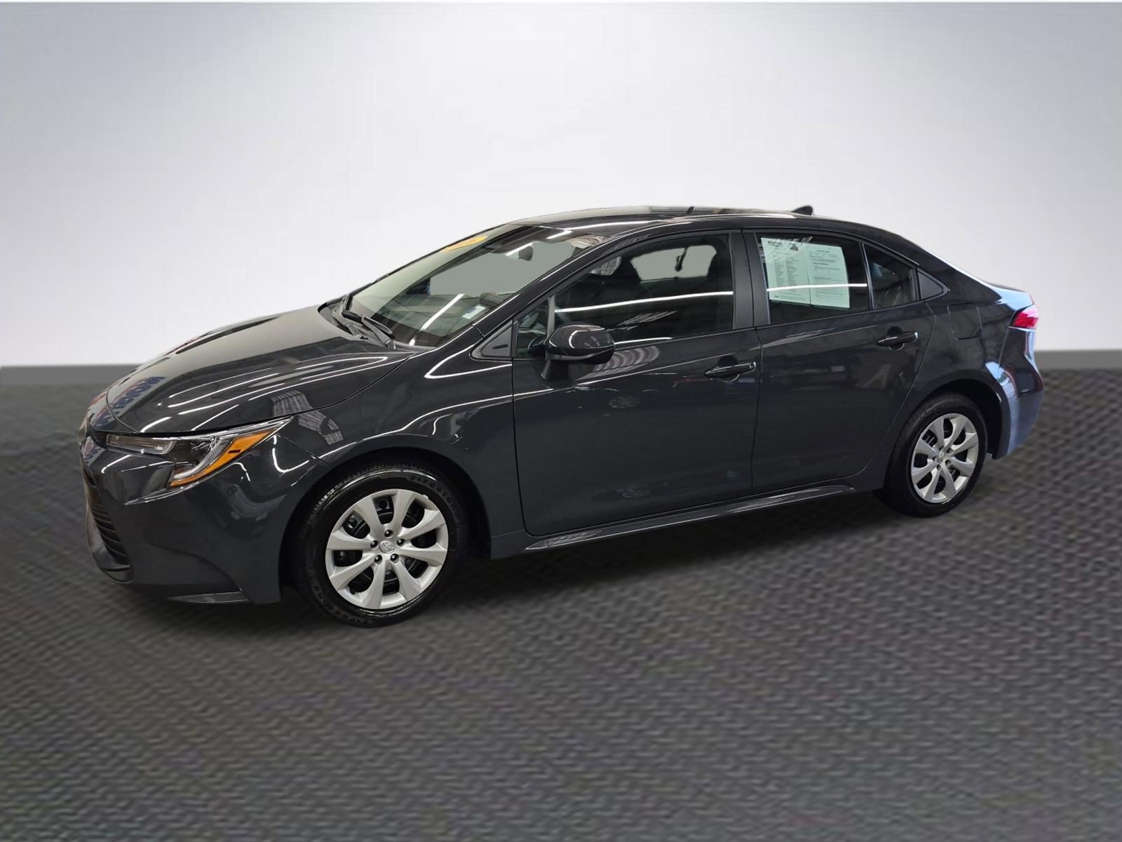 Used 2026 Toyota Corolla LE FWD image 2