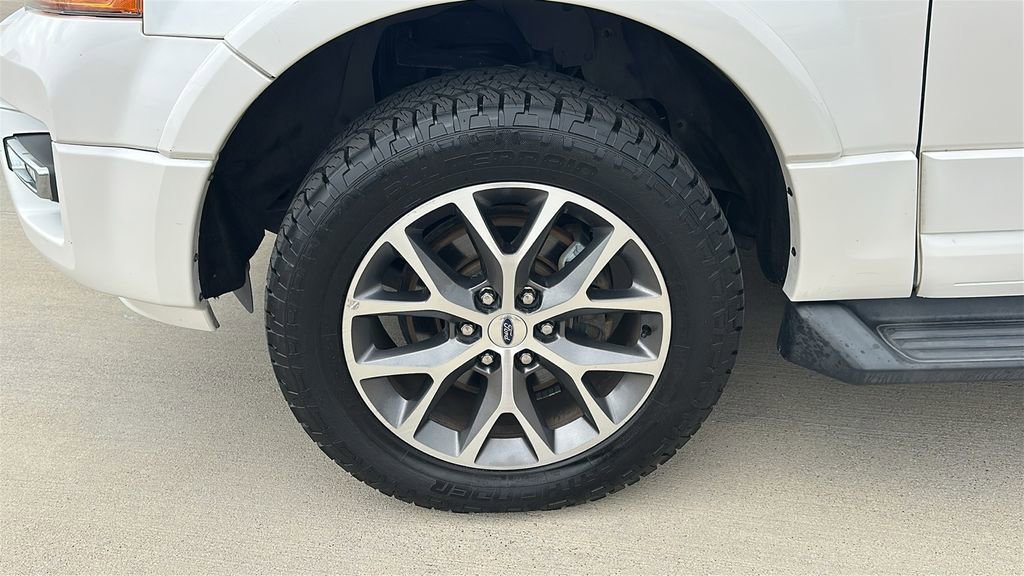Used 2017 Ford Expedition EL XLT w/ Equipment Group 202A RWD image 6