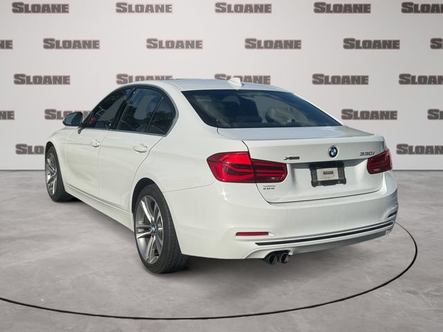 Used 2018 BMW 330i xDrive Sedan w/ Convenience Package AWD/4WD image 3
