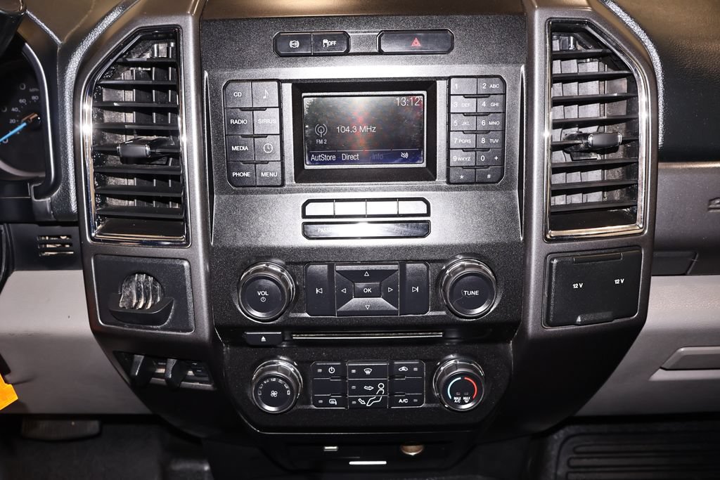 Used 2017 Ford F550 4x4 Regular Cab Super Duty w/ XLT Value Package image 26