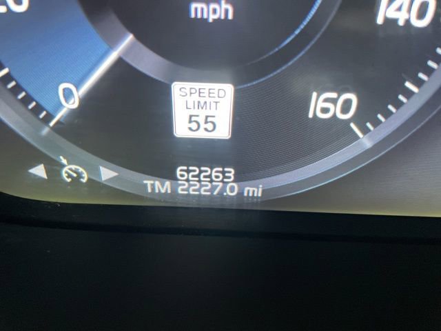 Used 2021 Volvo V60 T5 Cross Country w/ Climate Package image 14