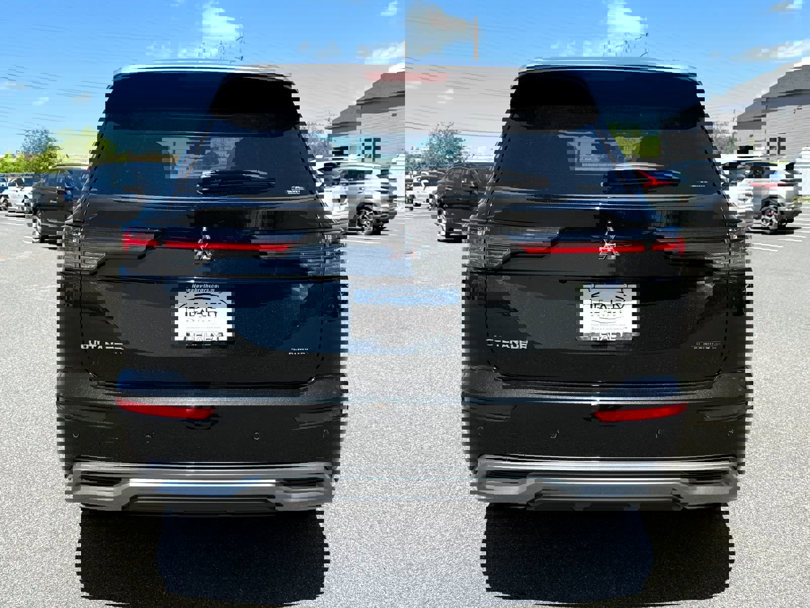 New 2025 Mitsubishi Outlander AWD image 7