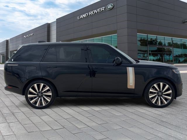 Used 2023 Land Rover Range Rover SV AWD/4WD image 6