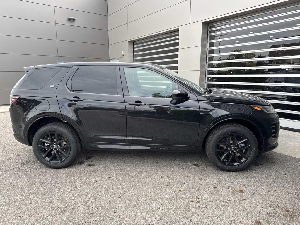 New 2026 Land Rover Discovery Sport Landmark AWD/4WD image 8
