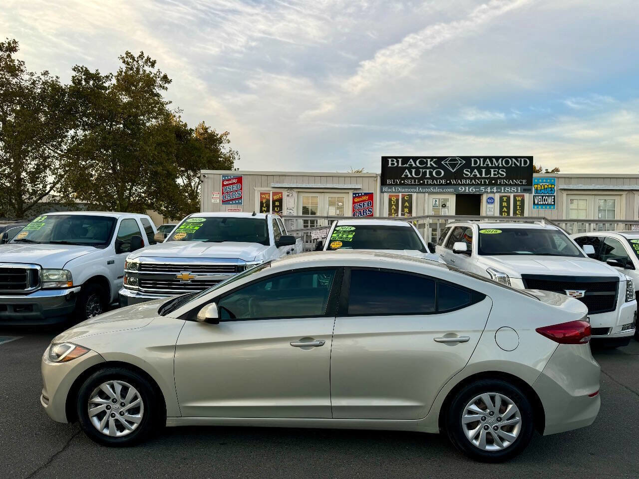 Used 2017 Hyundai Elantra SE image 10