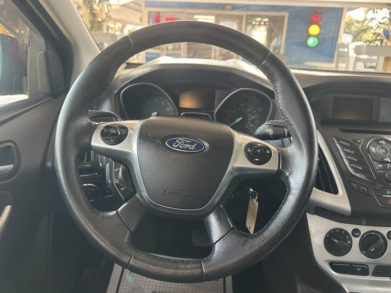 Used 2014 Ford Focus SE w/ Equipment Group 201A FWD image 14