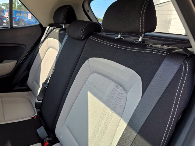 Used 2025 Hyundai Venue SEL FWD image 30
