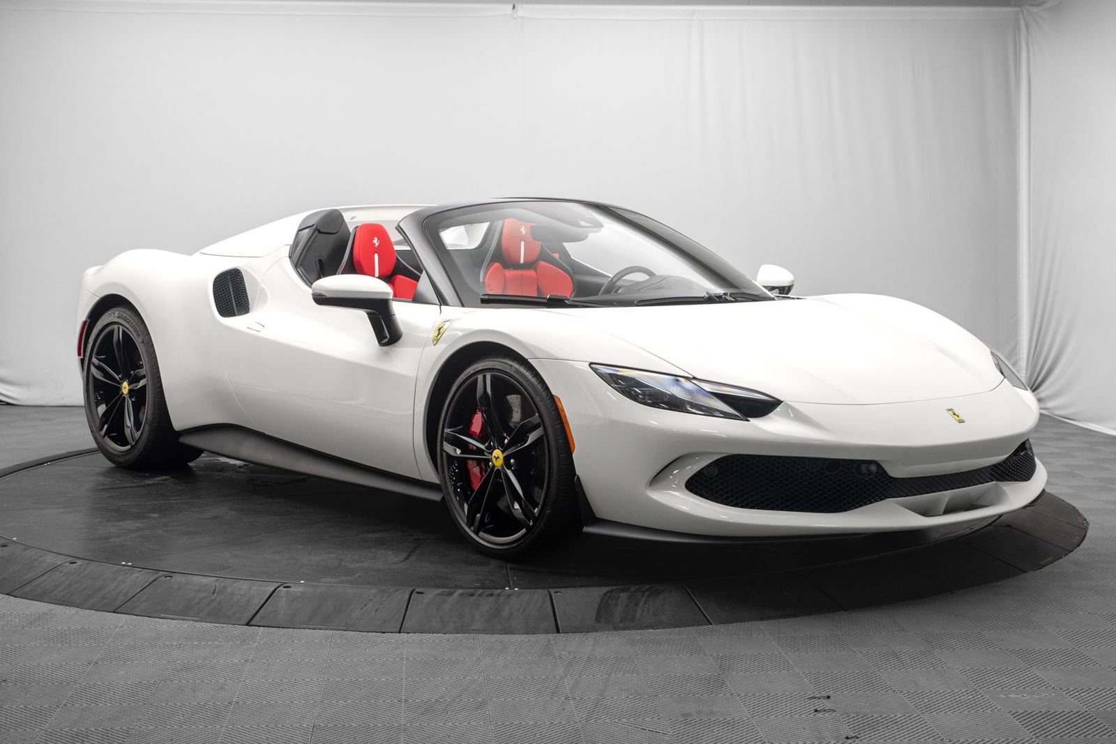 Used 2025 Ferrari 296 GTS RWD image 17