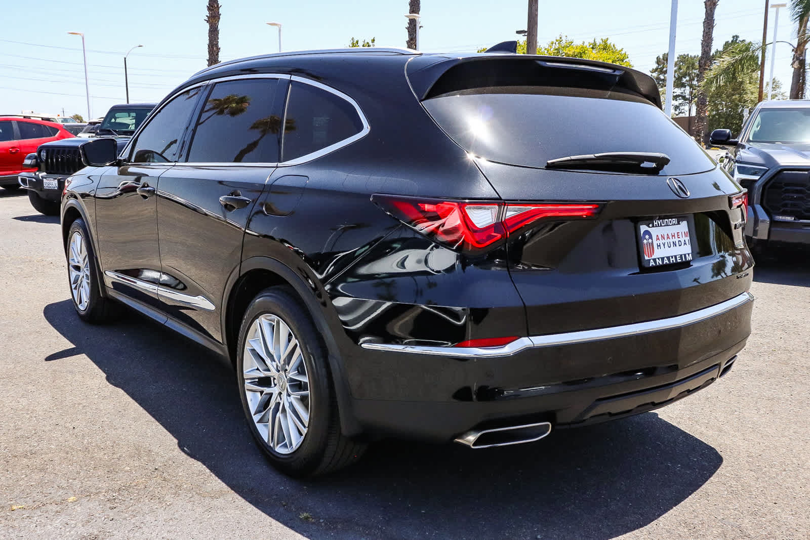 Used 2023 Acura MDX SH-AWD w/ Advance Package image 9