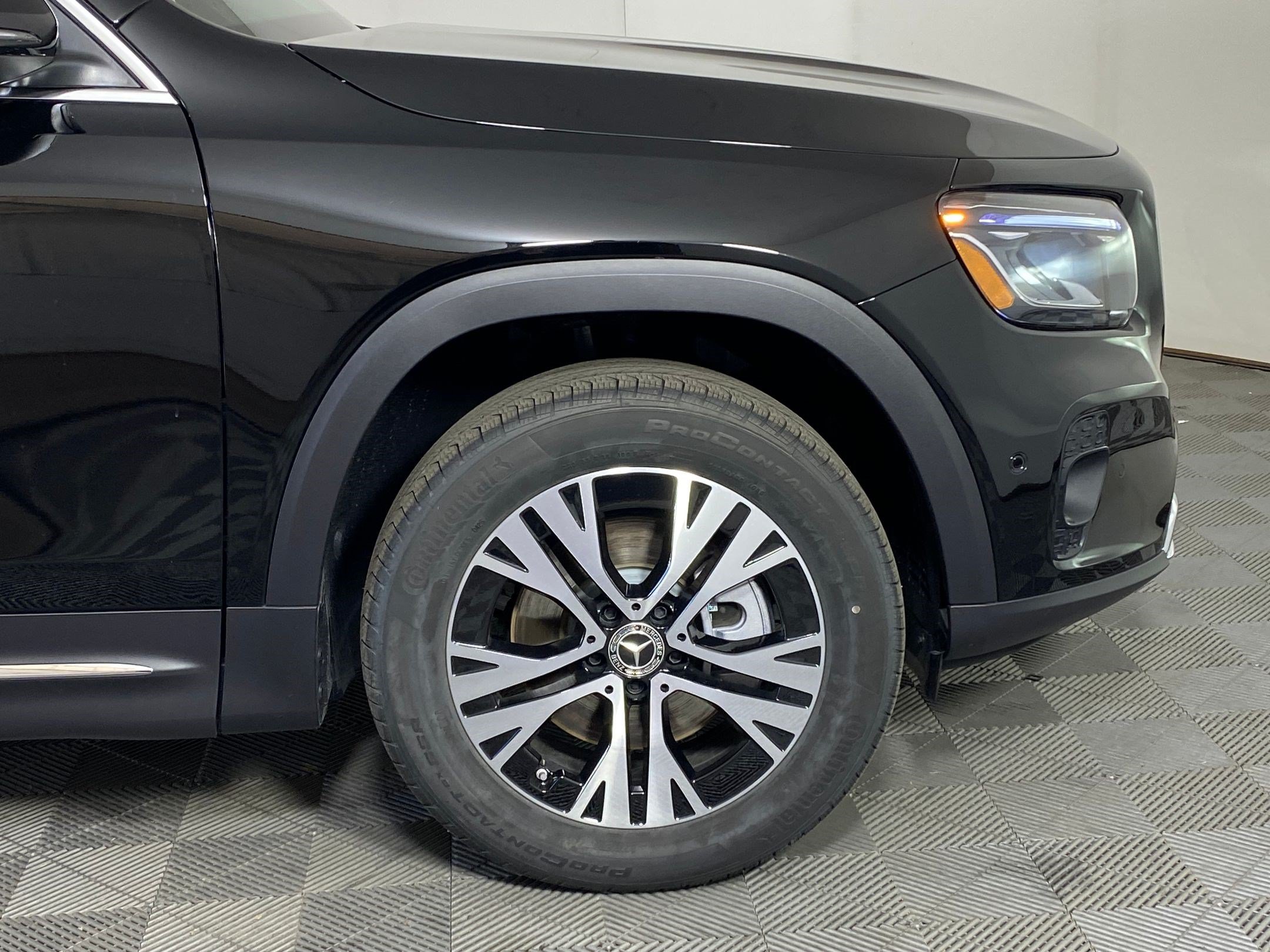 Certified 2025 Mercedes-Benz GLB 250 4MATIC image 10