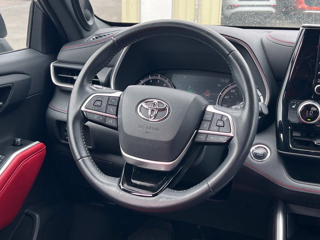 Used 2022 Toyota Highlander XSE AWD/4WD image 13