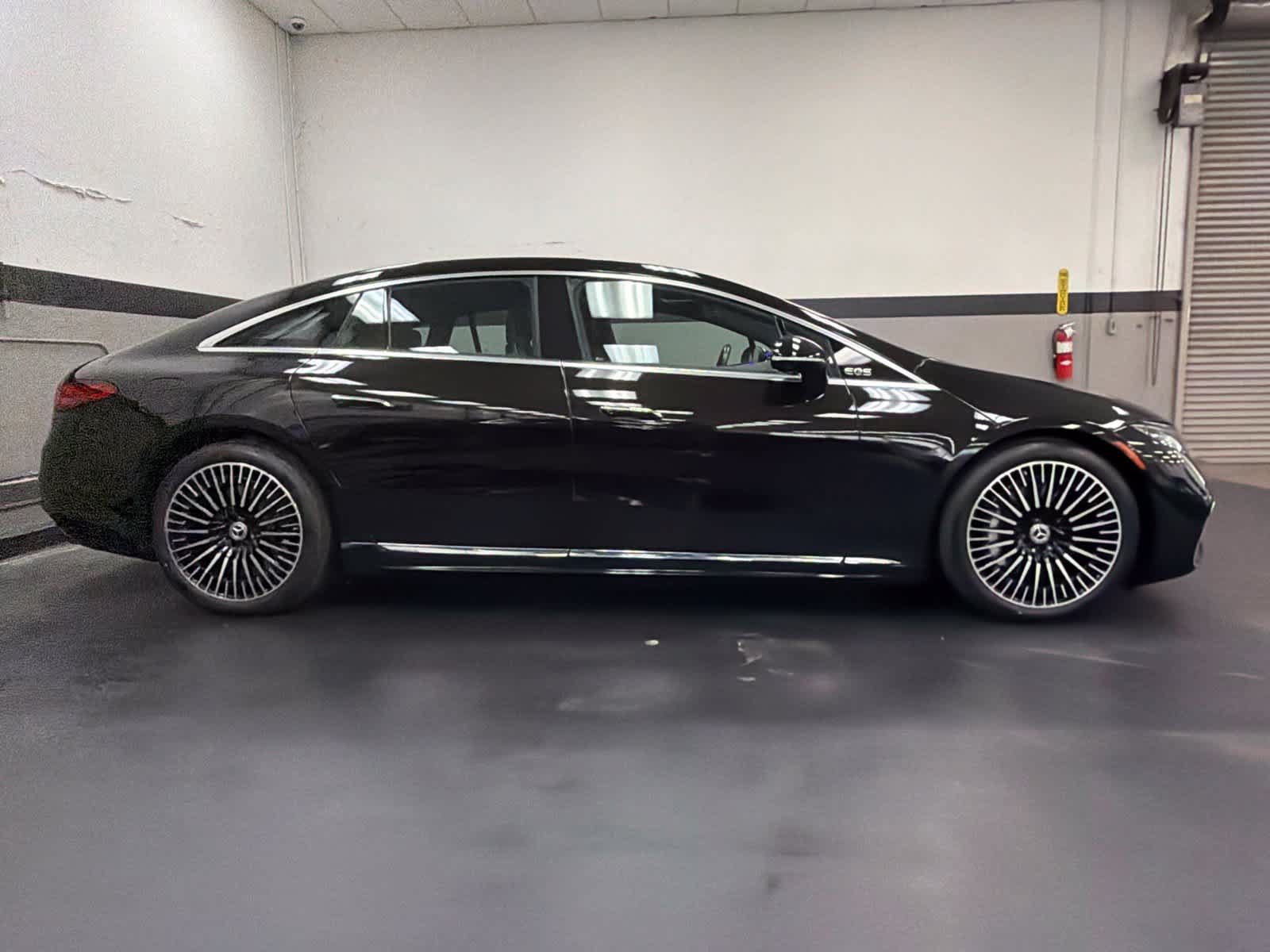 Used 2023 Mercedes-Benz EQS 450+ Sedan image 3