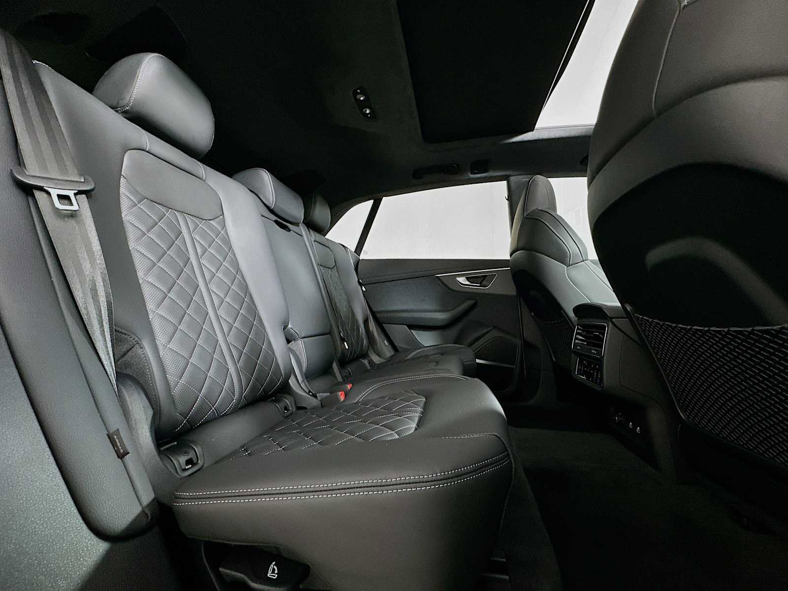 New 2026 Audi SQ8 Prestige image 26