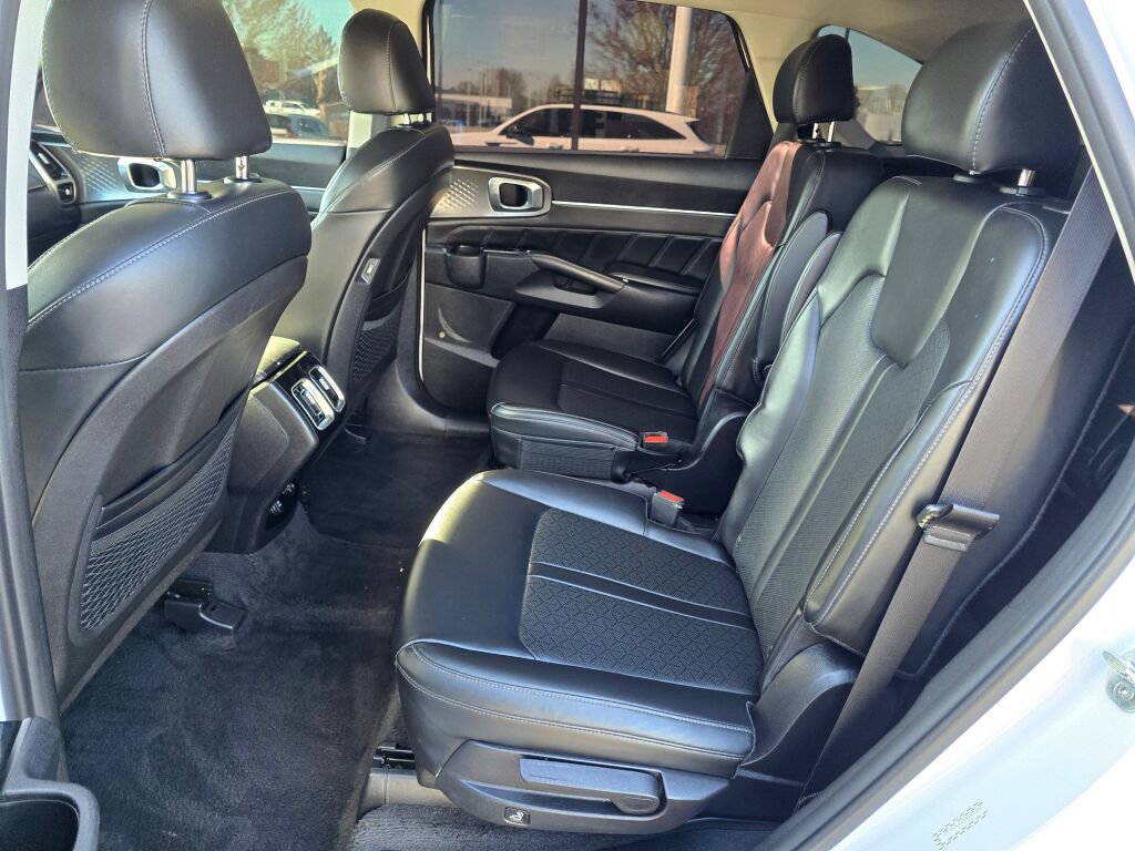 Used 2022 Kia Sorento SX image 18