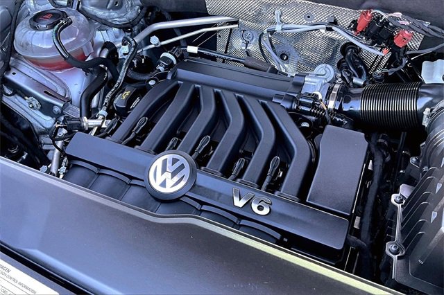 Used 2022 Volkswagen Atlas Cross Sport SEL R-Line image 31