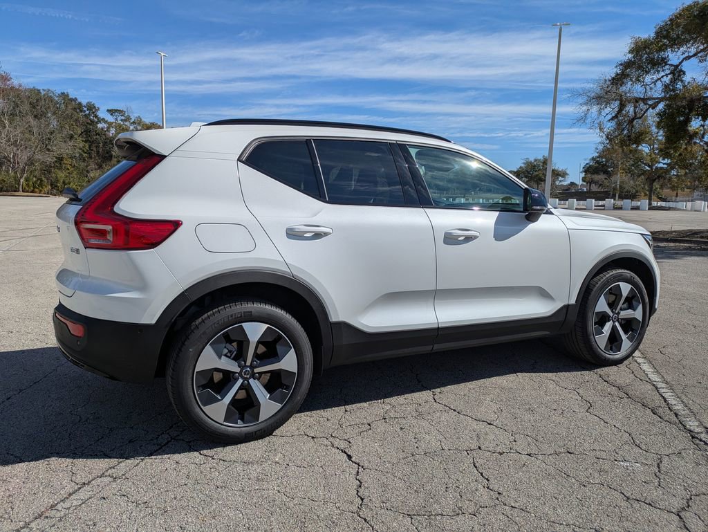 New 2026 Volvo XC40 B5 Plus w/ Protection Package Premier AWD/4WD image 6