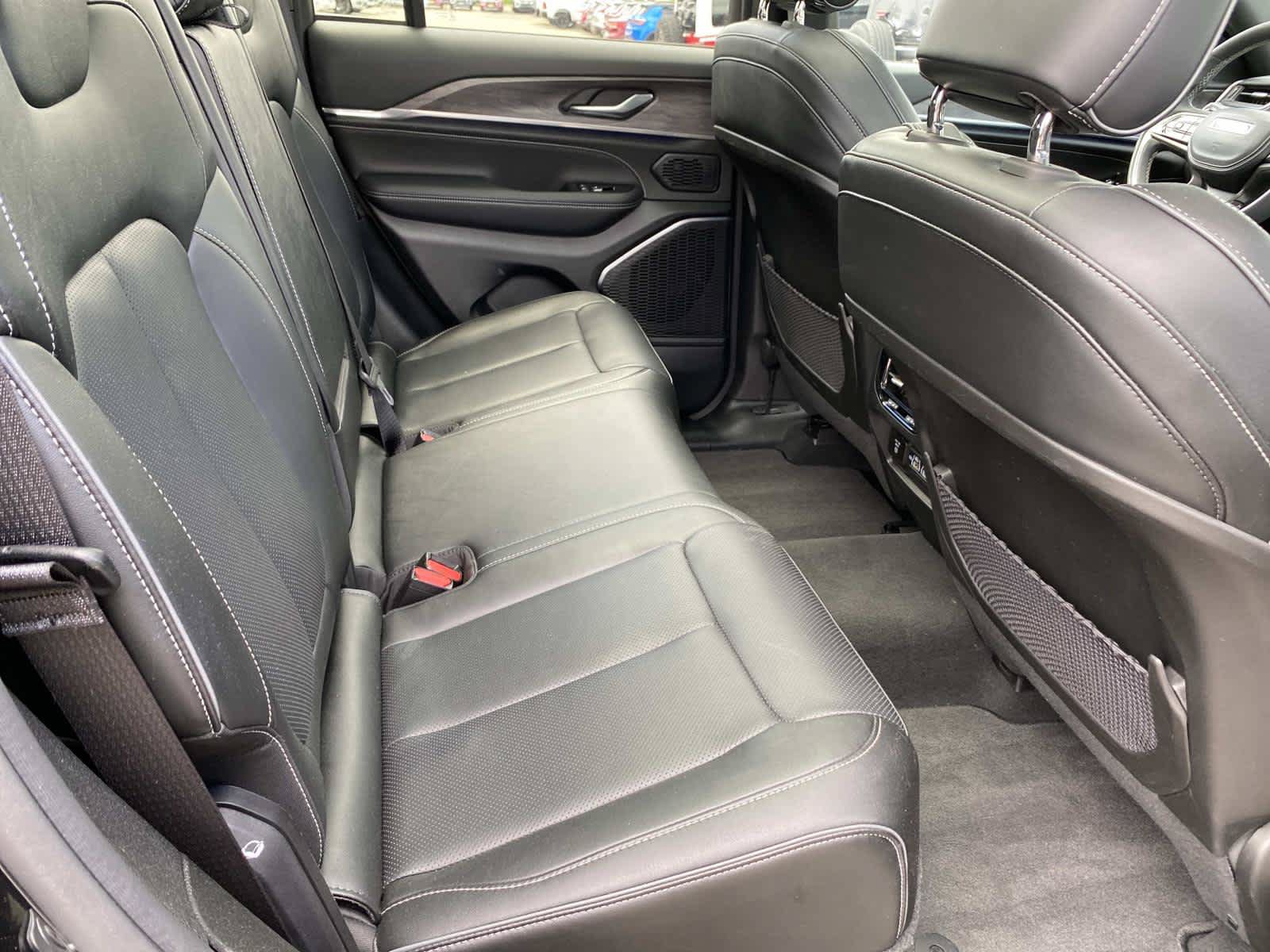 Certified 2023 Jeep Grand Cherokee Overland AWD/4WD image 25