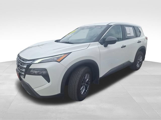 Certified 2025 Nissan Rogue S AWD/4WD image 4