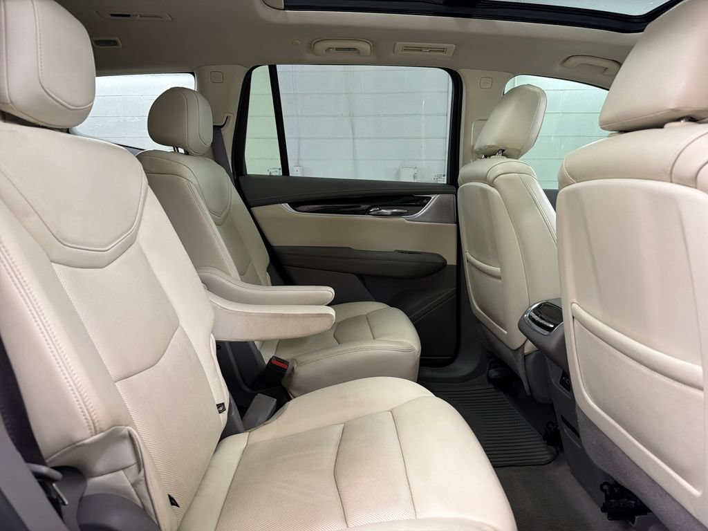 Used 2020 Cadillac XT6 Premium Luxury FWD image 33