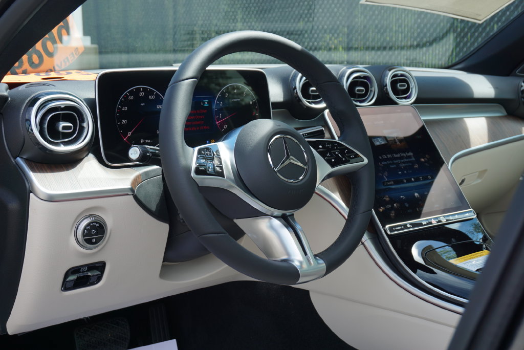 Certified 2025 Mercedes-Benz C 300 4MATIC Sedan image 25