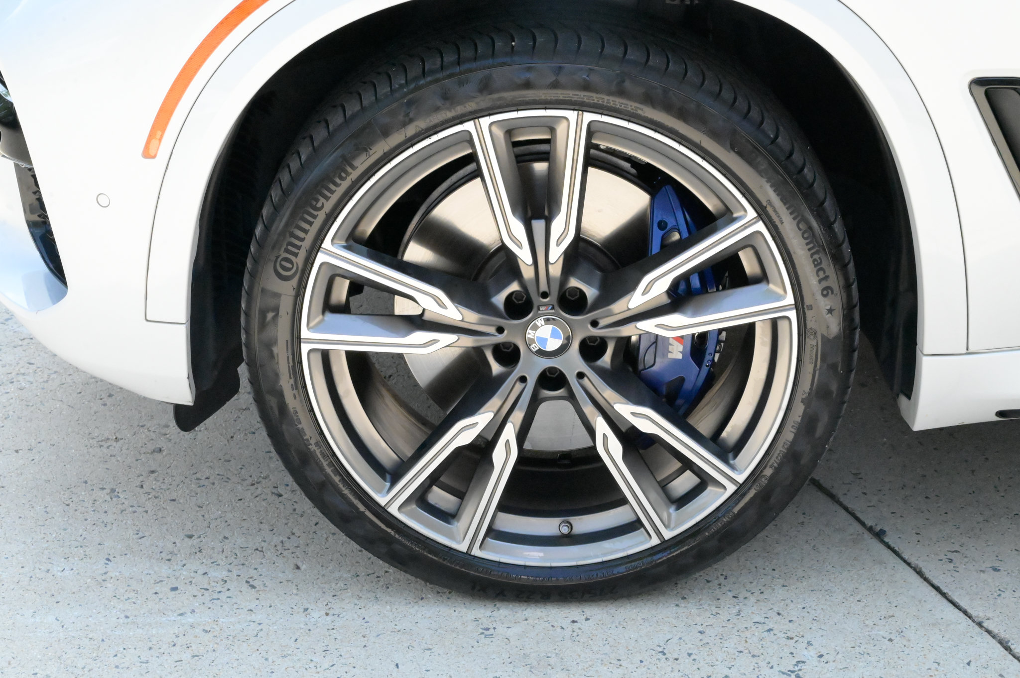 Used 2022 BMW X5 M50i w/ Executive Package AWD/4WD image 9