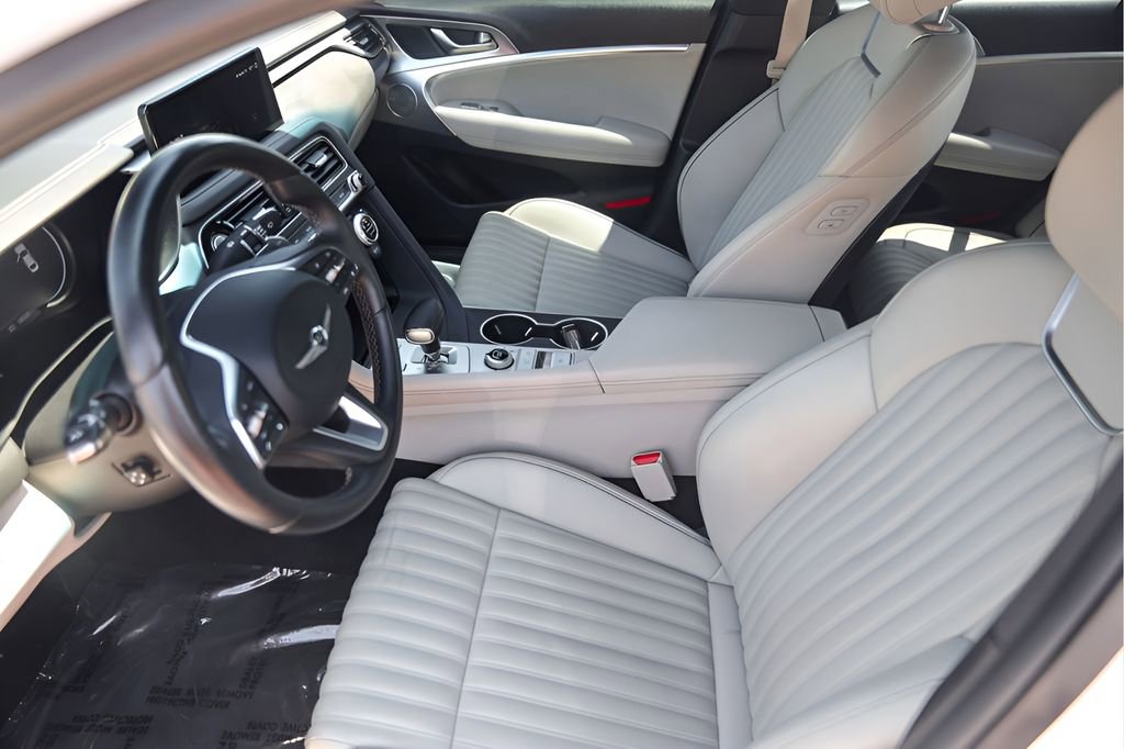 Used 2022 Genesis G70 2.0T w/ Prestige Package RWD image 11