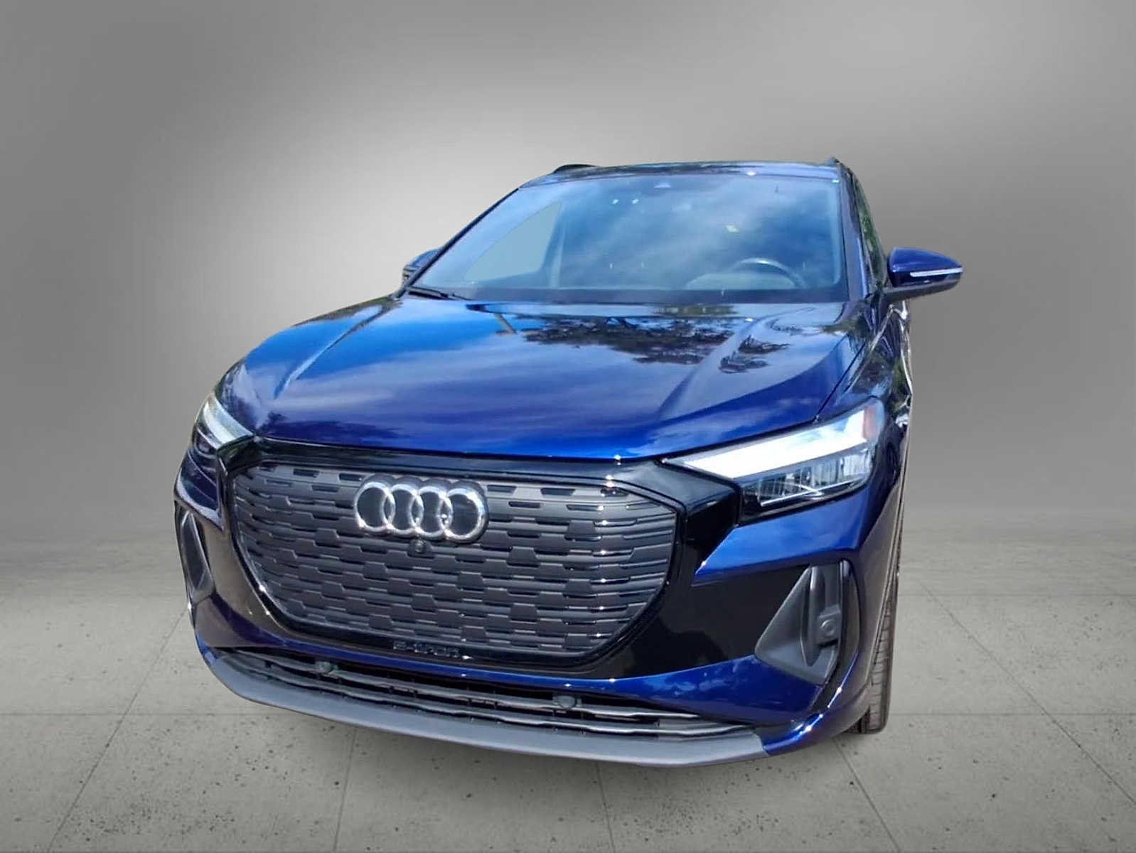 Used 2023 Audi Q4 e-tron Premium Plus w/ Premium Plus AWD/4WD image 3