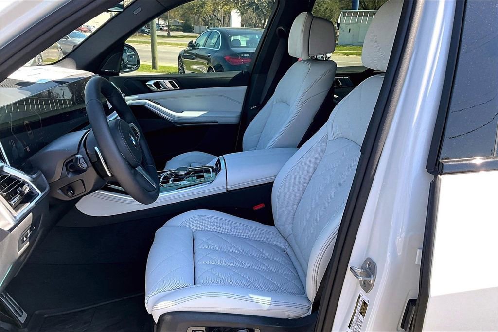 New 2026 BMW X5 xDrive40i w/ M Sport Package AWD/4WD image 8