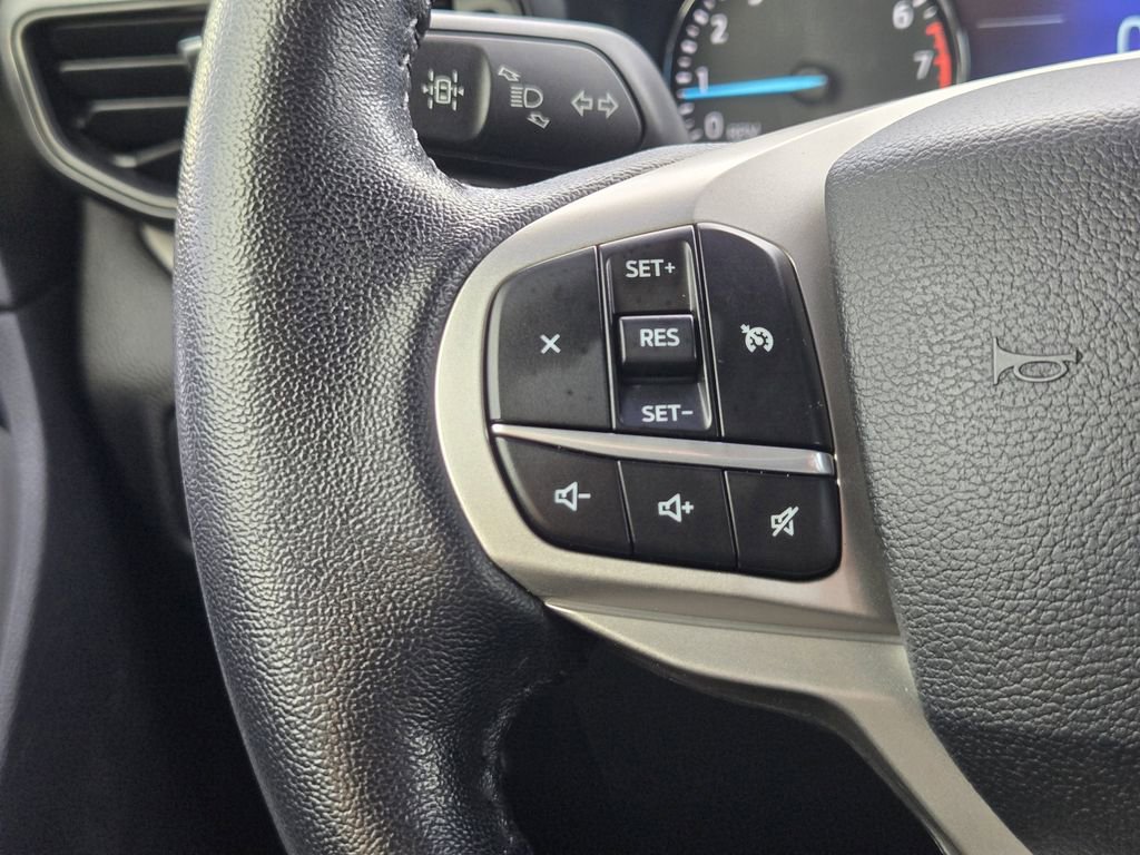 Used 2021 Ford Explorer XLT image 25